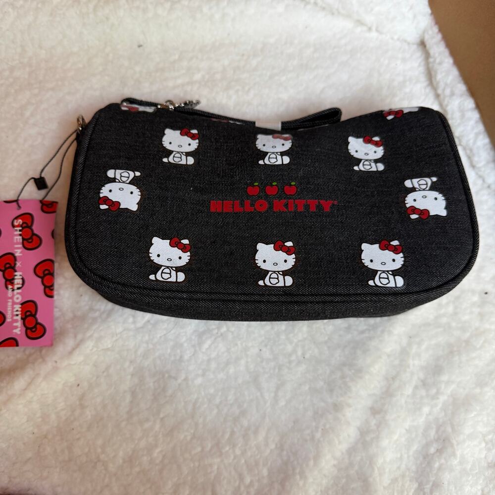 Hello kitty shoulder bag.